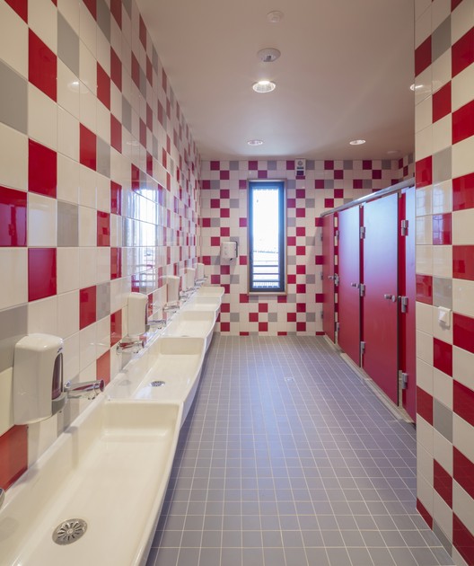 Complejo escolar en Serris  / Ameller Dubois - Imagen 14 de 28