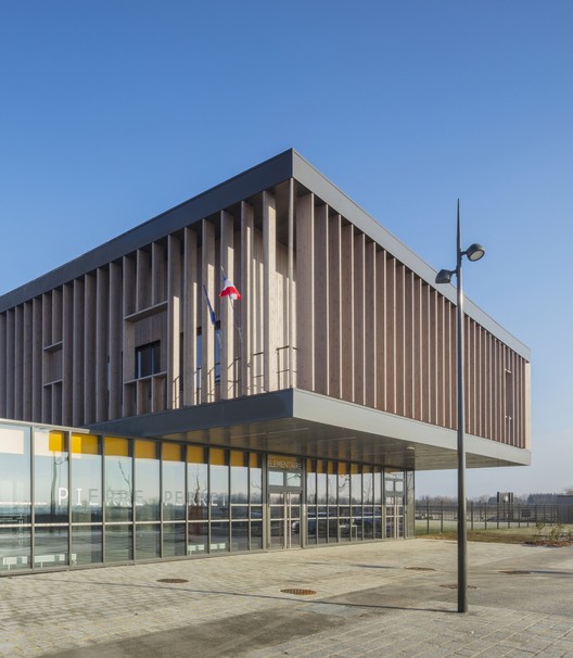 Complejo escolar en Serris  / Ameller Dubois - Imagen 4 de 28