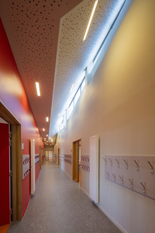 Complejo escolar en Serris  / Ameller Dubois - Imagen 18 de 28