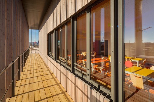 Complejo escolar en Serris  / Ameller Dubois - Imagen 6 de 28