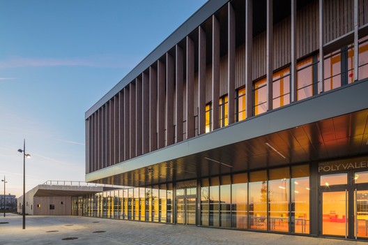 Complejo escolar en Serris  / Ameller Dubois - Imagen 20 de 28