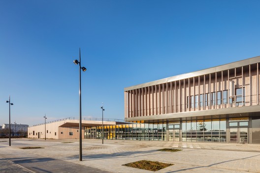 Complejo escolar en Serris  / Ameller Dubois - Imagen 22 de 28