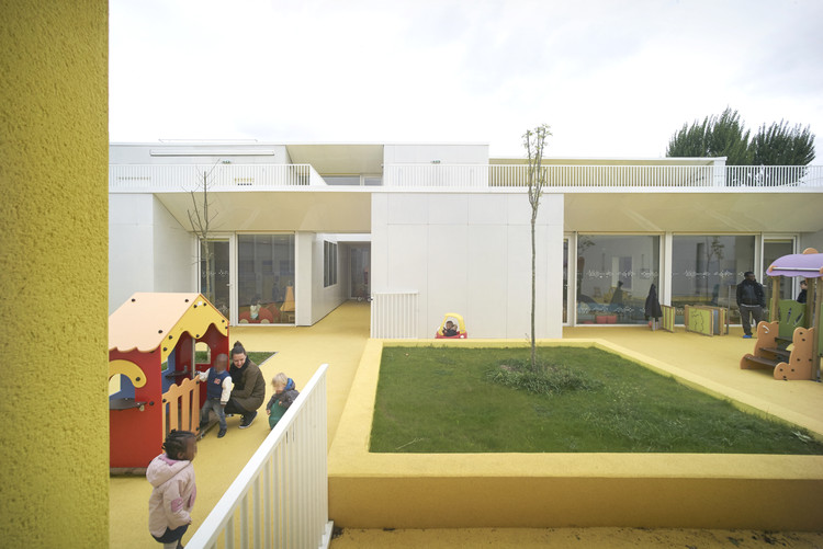 Guardería en Toulouse / V2S architectes + OECO Architectes - Imagen 2 de 10