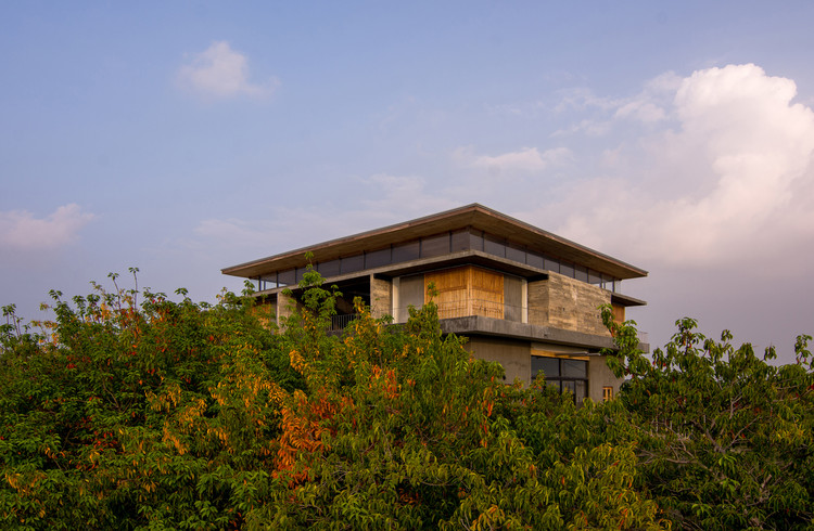  Oculus Staff Quarters at Jaffna Wind Power Park / Palinda Kannangara Architects - Windows