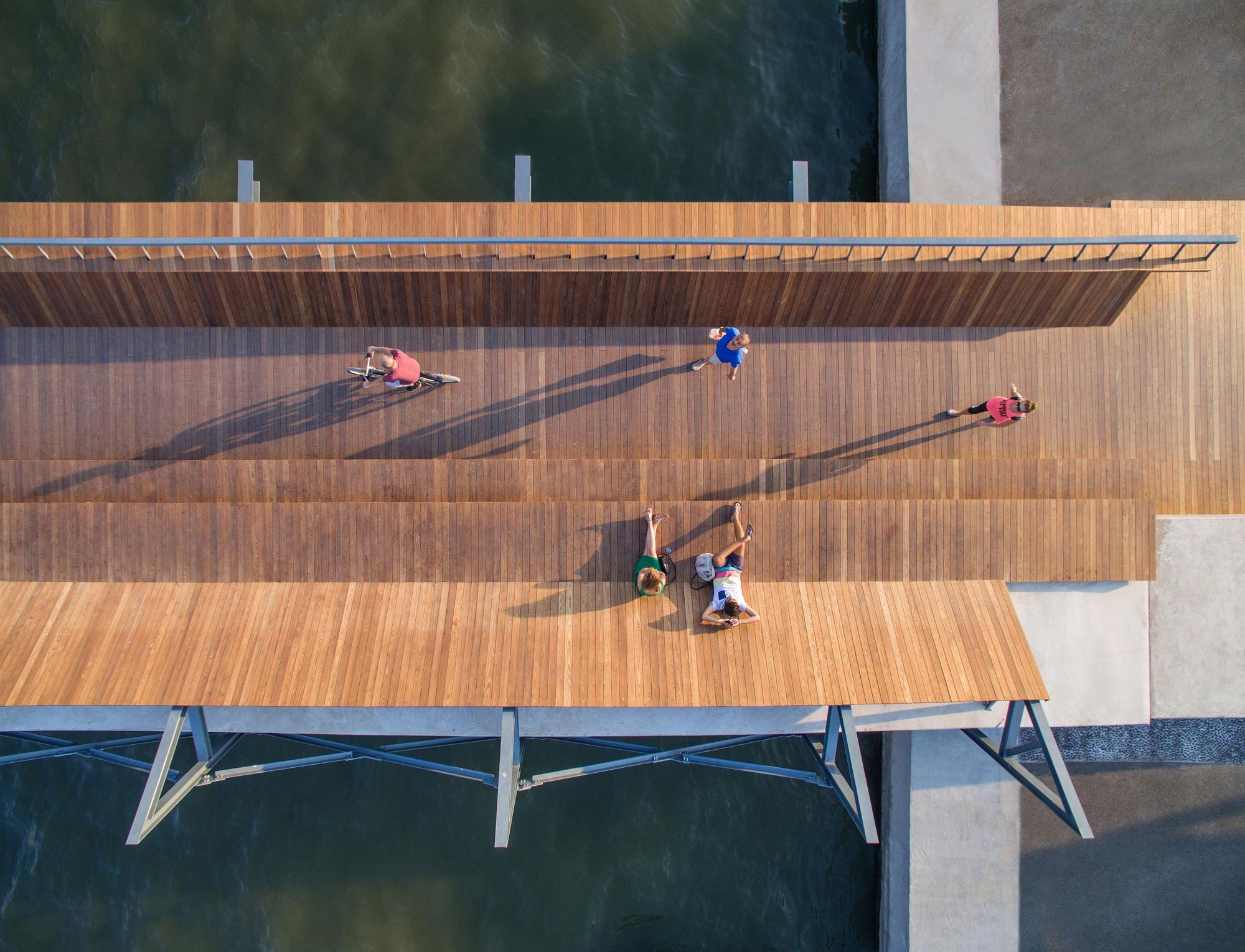 Gallery of Bostanlı Footbridge & Sunset Lounge / Studio Evren Başbuğ - 28