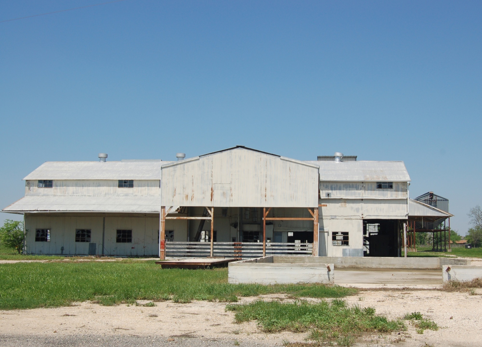 Gallery of Cotton Gin at the Coop District / Antenora Architects 10