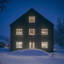 Casa K en Niseko / Florian Busch Architects - Casas
