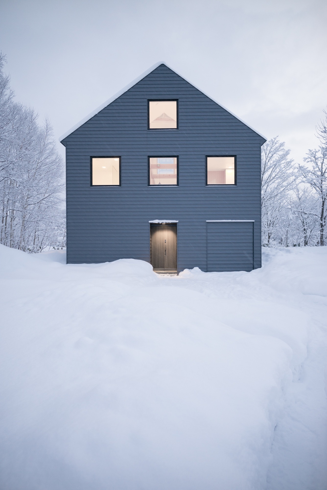 Galería de Casa K en Niseko / Florian Busch Architects 6