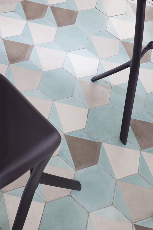 Apartamento Capela / Julliana Camargo Arquitetos - Escada, Cadeira