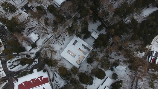 ES UN JARDÍN / ASSISTANT ES UN JARDÍN / ASSISTANT - Imagen 6 de 35