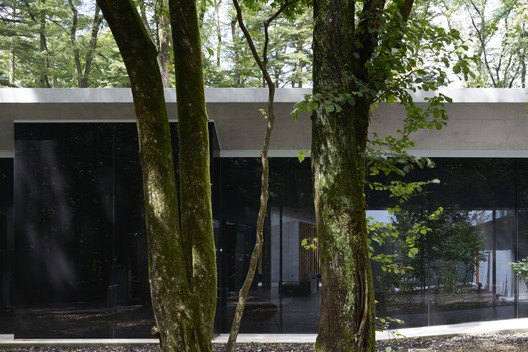 ES UN JARDÍN / ASSISTANT ES UN JARDÍN / ASSISTANT - Imagen 20 de 35