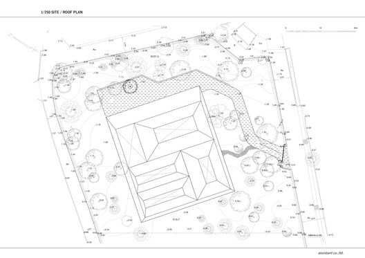 ES UN JARDÍN / ASSISTANT ES UN JARDÍN / ASSISTANT - Imagen 32 de 35
