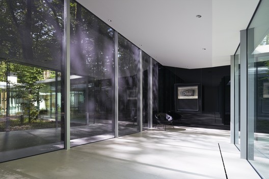 ES UN JARDÍN / ASSISTANT ES UN JARDÍN / ASSISTANT - Imagen 25 de 35