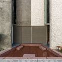 Artrovert: Conversations in Grey / Anagram Architects - Office Buildings, Garden, Door, Facade