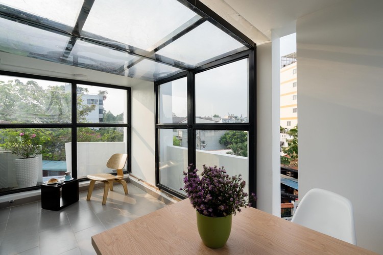 The Torn Paper House / NatureArch Studio - Table, Windows, Chair