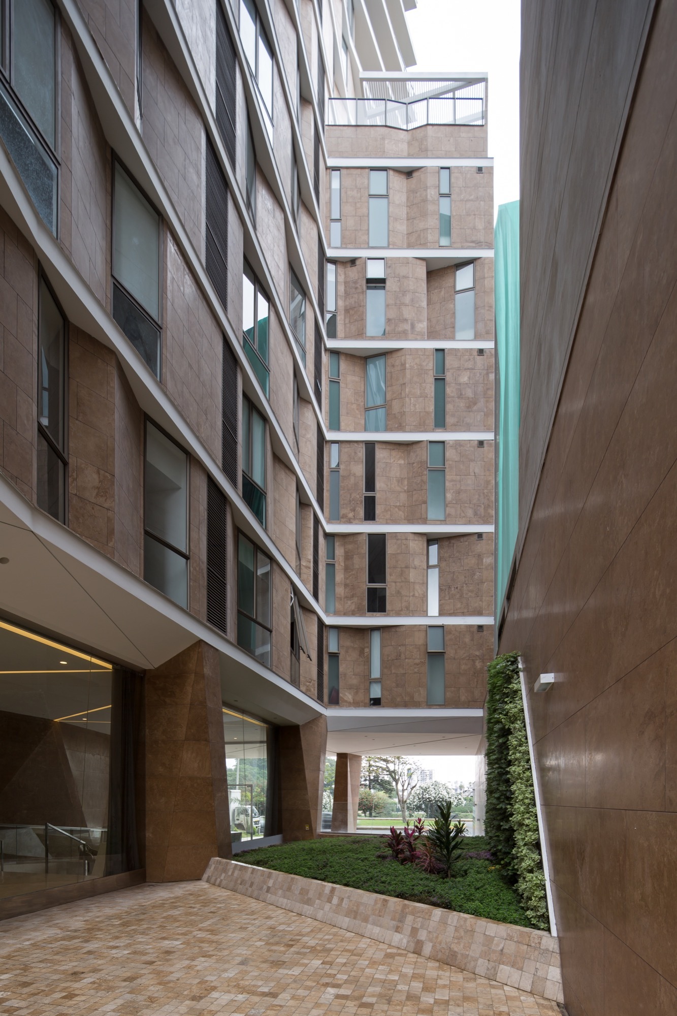 Gallery of AVA Building / Marsino Arquitectura 3