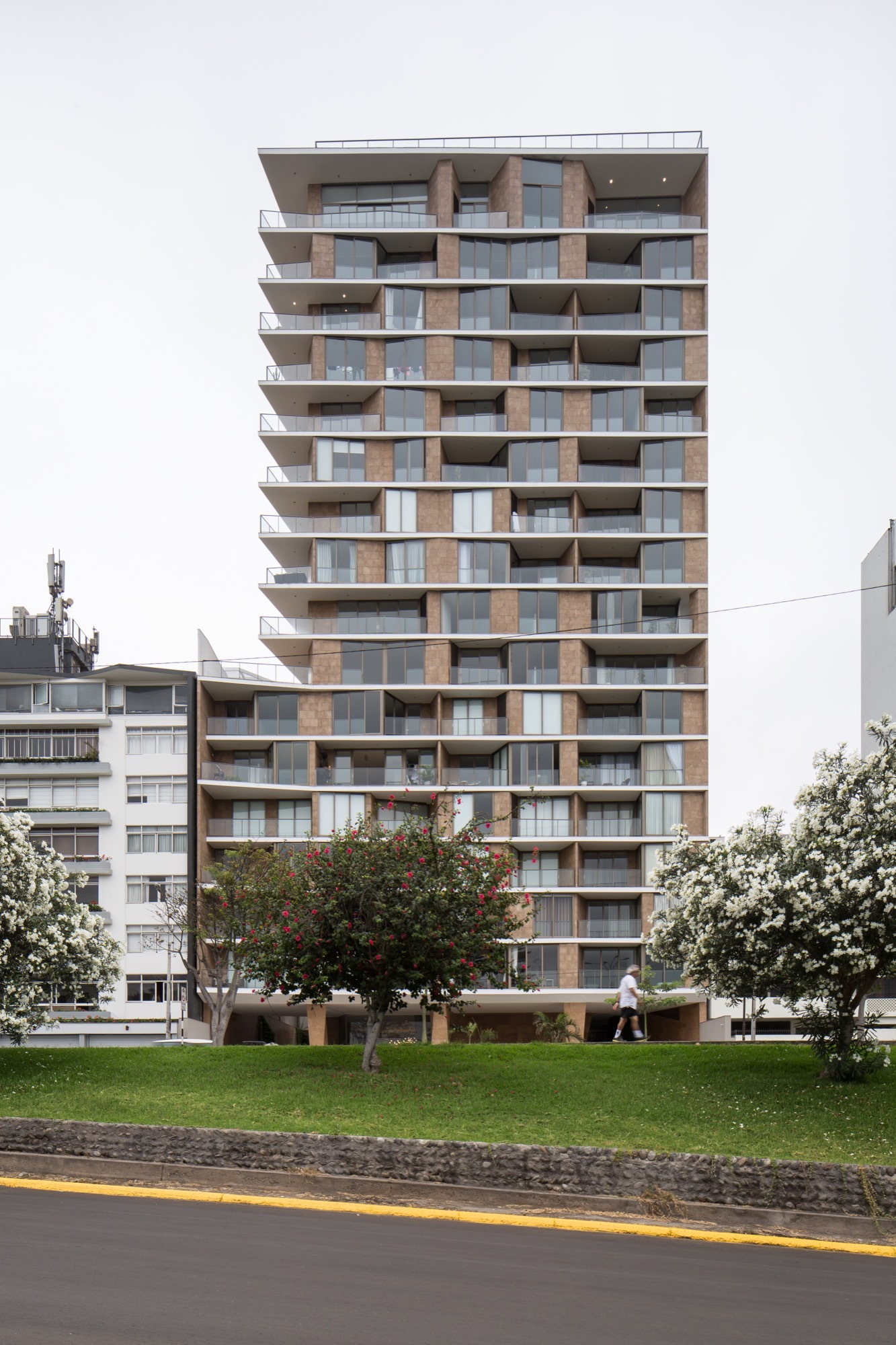 Gallery of AVA Building / Marsino Arquitectura 13