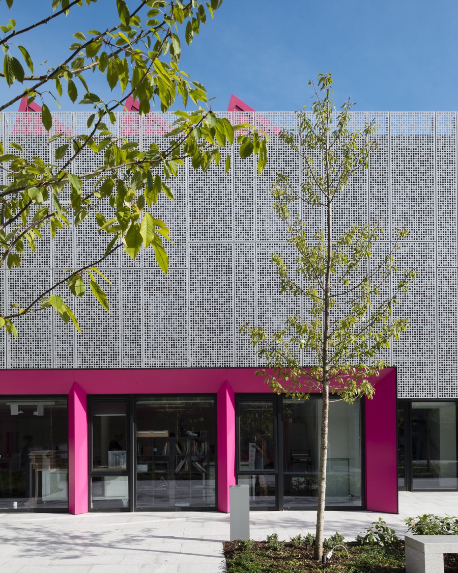 Gallery of AUB Design Studios and / Design Engine Architects 6