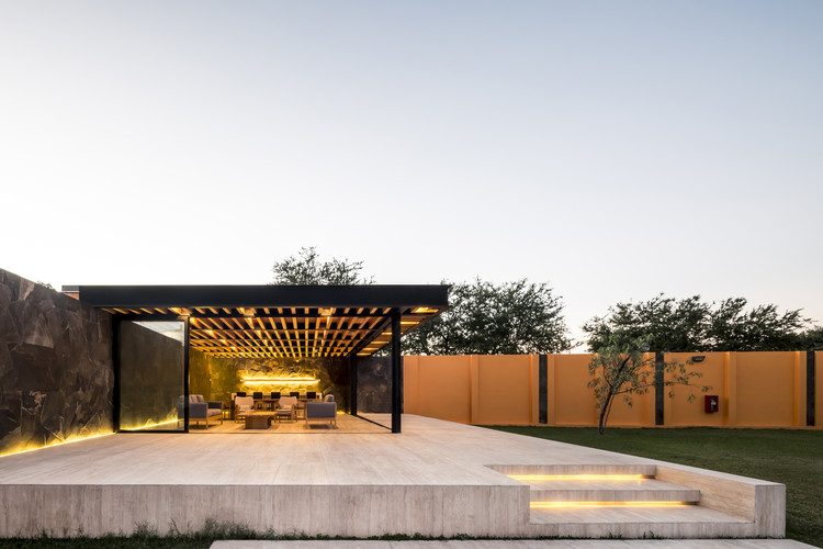 Distillery Terrace / 1540 Arquitectura - Hospitality Architecture