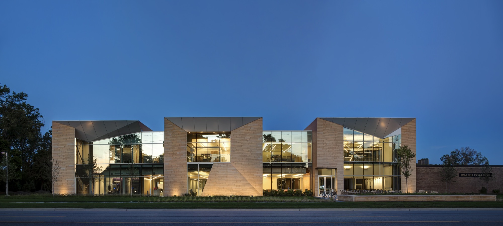 Galería de Walsh College / Valerio Dewalt Train Associates 12