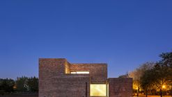 Casa con Ladrillos  / Martín Aloras