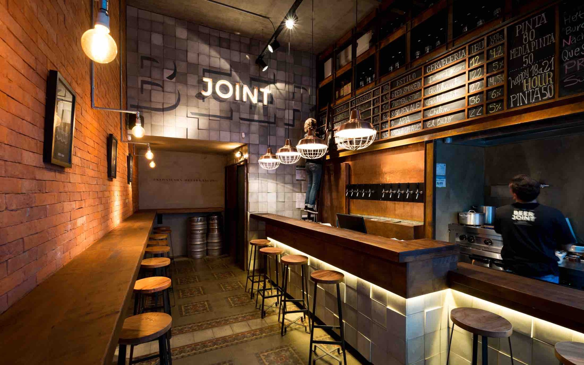 Galería de Beer Joint / Estudio Montevideo + Pablo Dellatorre 5