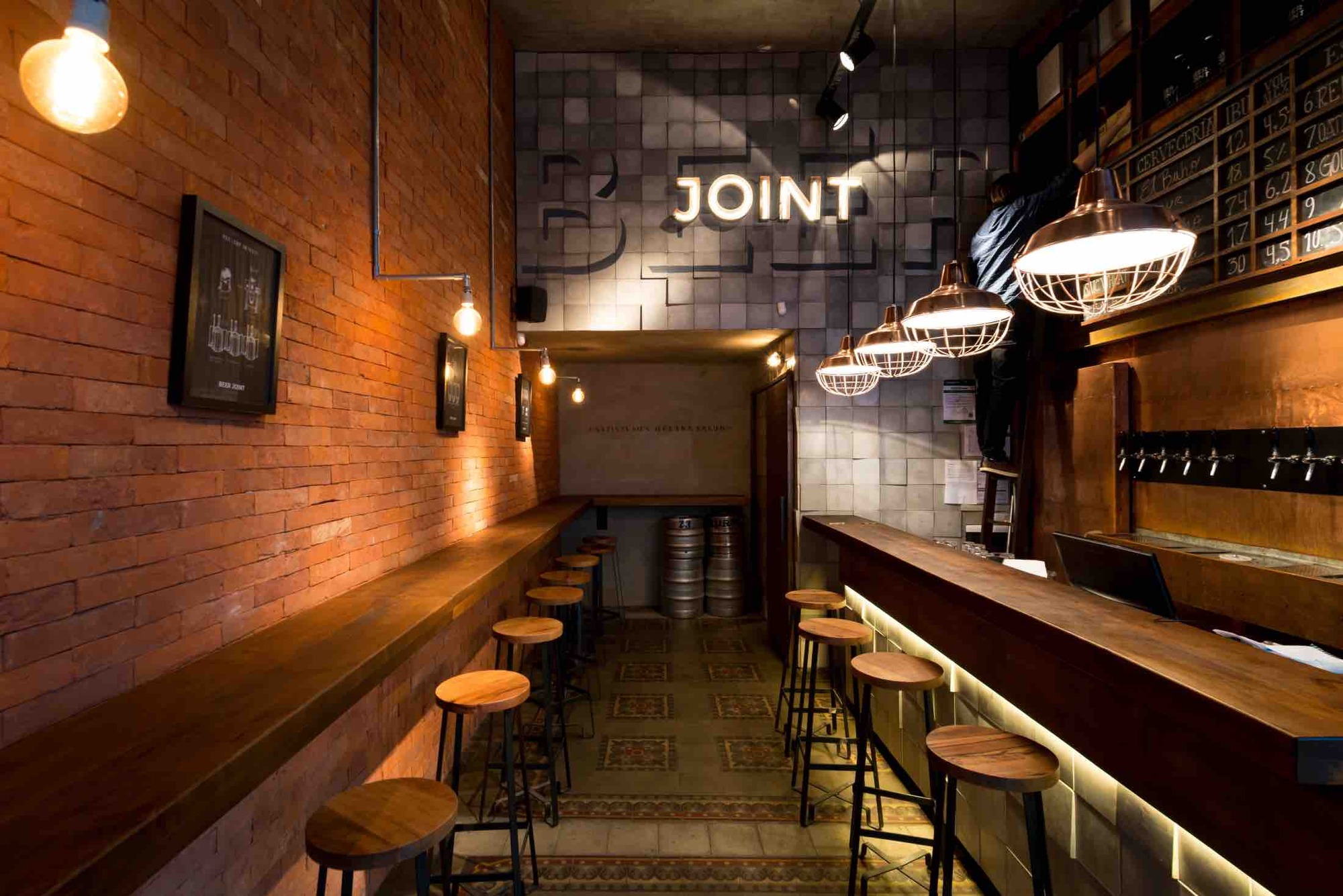 Galería de Beer Joint / Estudio Montevideo + Pablo Dellatorre 6