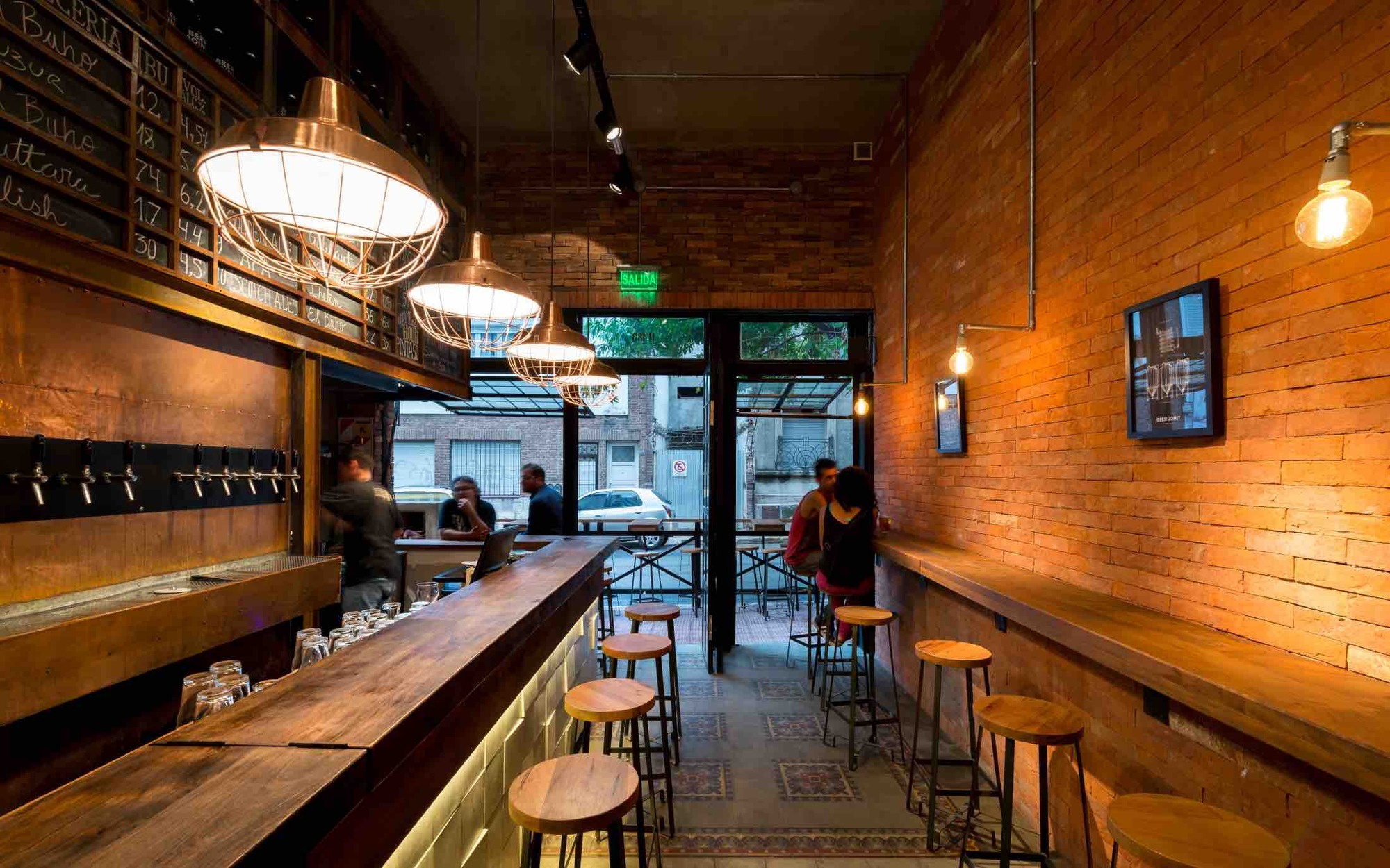 Galería de Beer Joint / Estudio Montevideo + Pablo Dellatorre 2