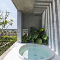 Binh House / VTN Architects - Bathtub, Courtyard