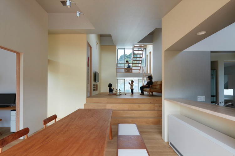 House in Tokushima / FujiwaraMuro Architects - Table, Beam