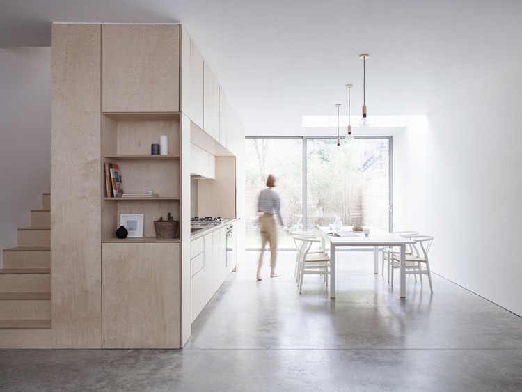 Skinny Houses: 22 casas estrechas que generan un amplio impacto - Imagen 107 de 111