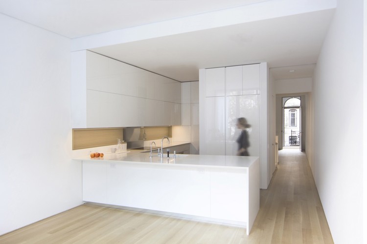 Skinny Houses: 22 casas estrechas que generan un amplio impacto - Imagen 77 de 111