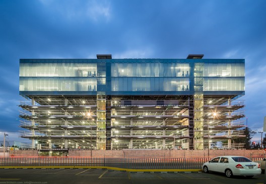 Financial Headquarters Tlalpan / BROISSIN - Image 5 of 23