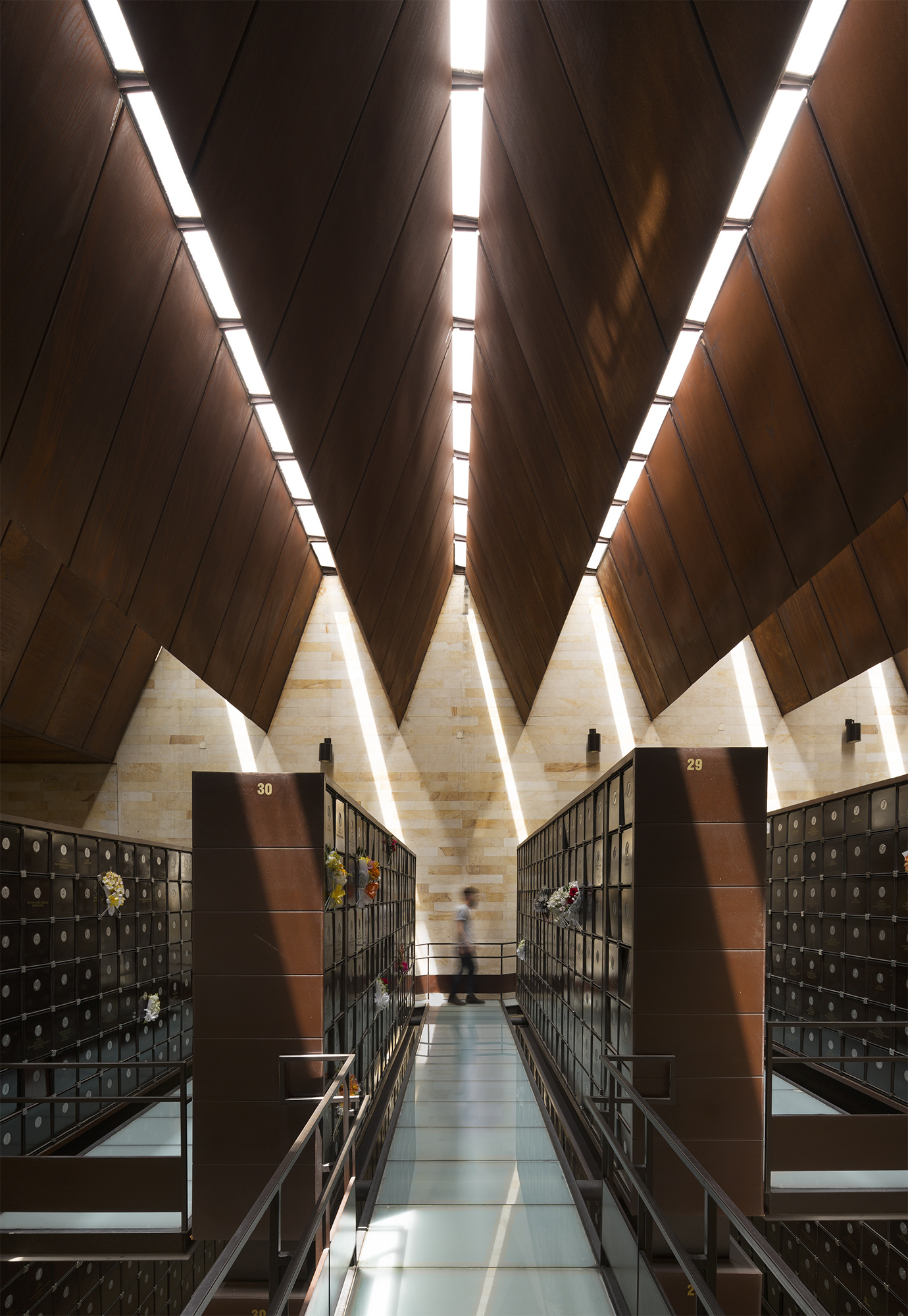 galeria de templo de las cenizas y crematorio juan felipe uribe de bedout mauricio gaviria hector mejia 23