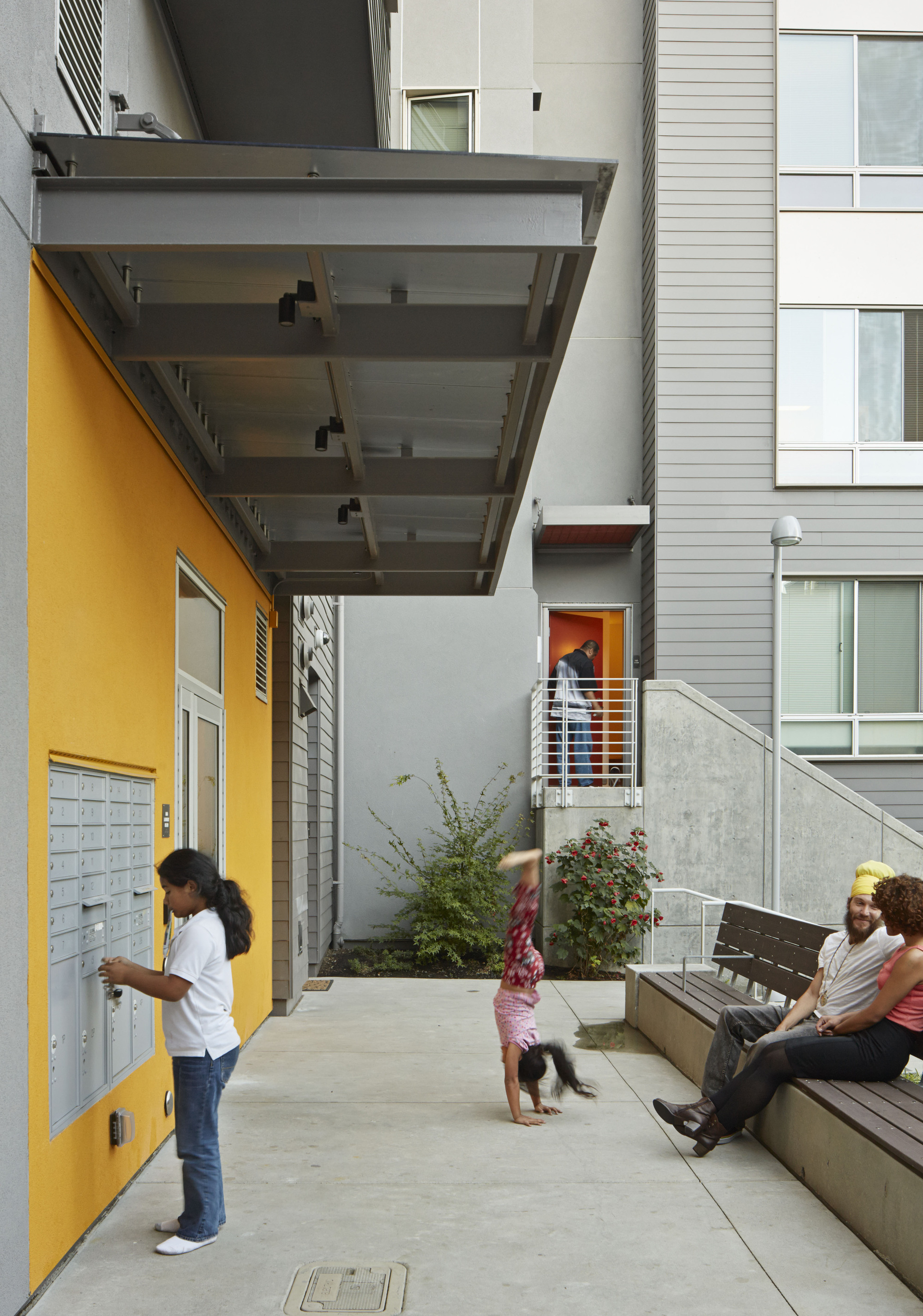 Gallery of Hunters View Housing Blocks 5 & 6 / Paulett Taggart