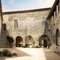 MESURA avanza en remodelación del histórico Castillo de Peratallada en Cataluña - Renovación, Patio interior, Puerta, Fachada, Arcada, Arco