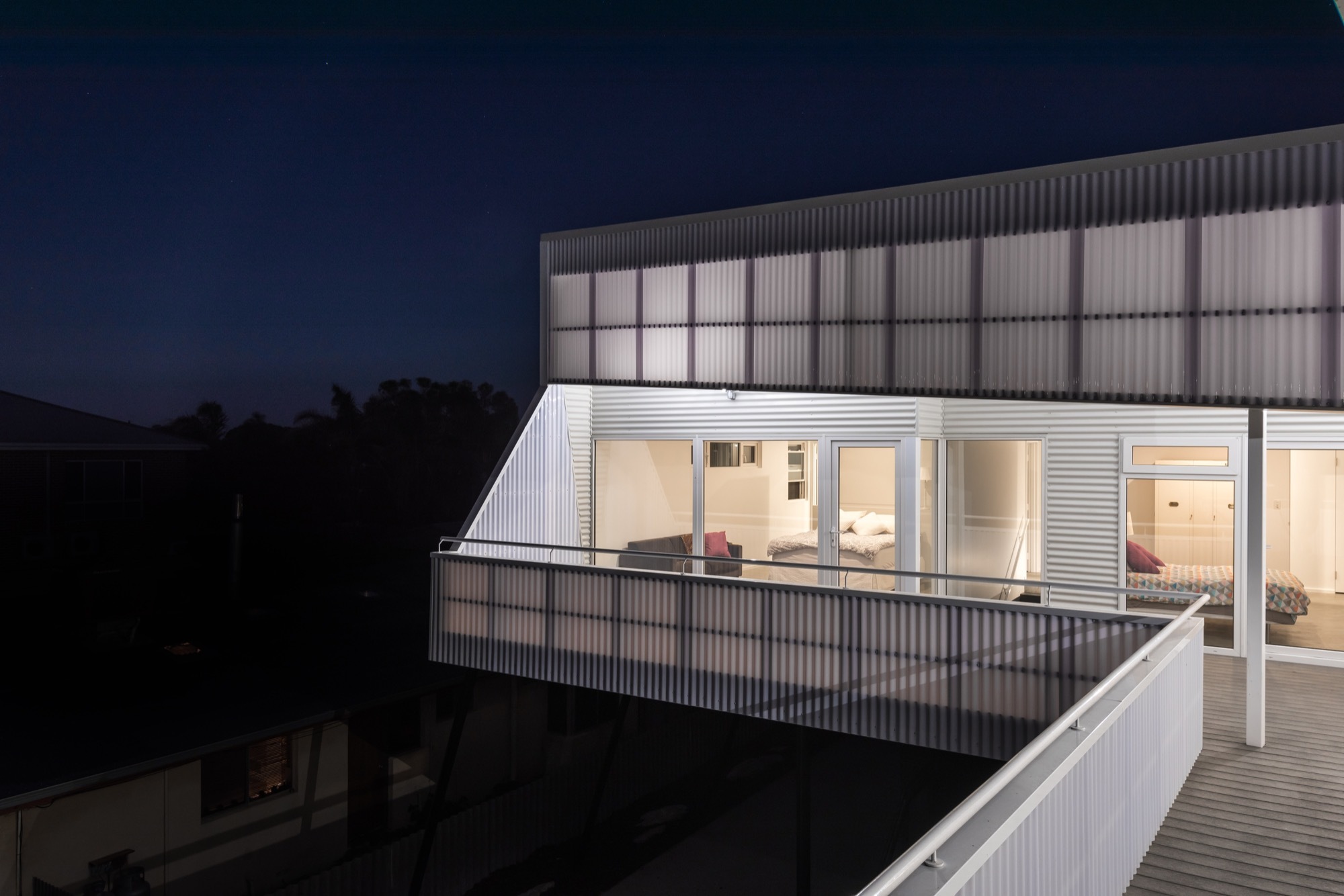 Gallery of Falcon Beach House / iredale pedersen hook architects 16