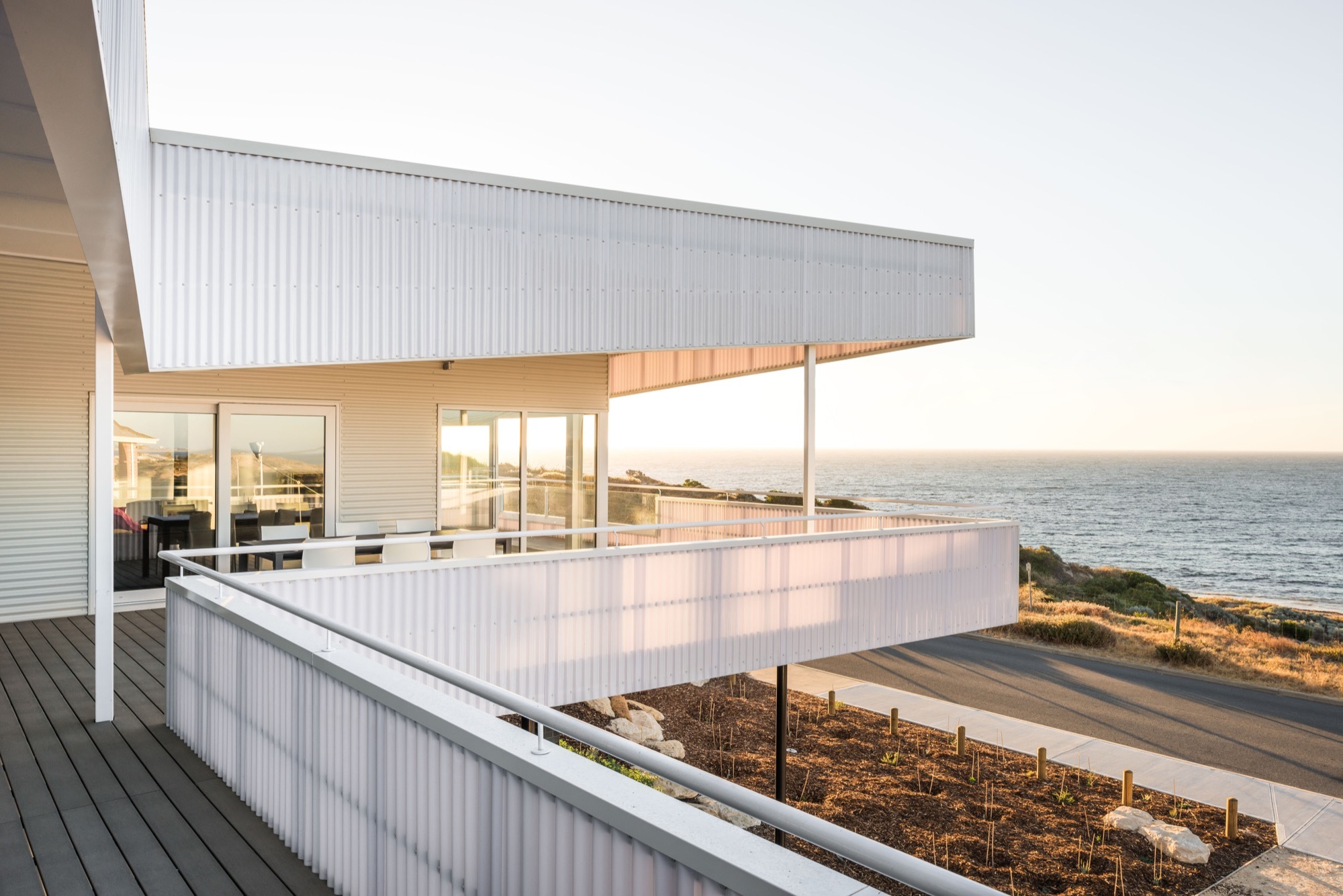 Gallery of Falcon Beach House / iredale pedersen hook architects 10