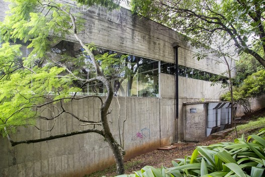 Clássicos da Arquitetura: Centro Cultural Jabaquara / Shieh Arquitetos Associados - Floresta
