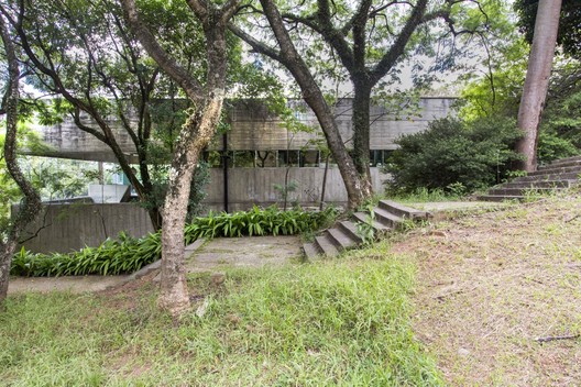 Clássicos da Arquitetura: Centro Cultural Jabaquara / Shieh Arquitetos Associados - Janela, Floresta