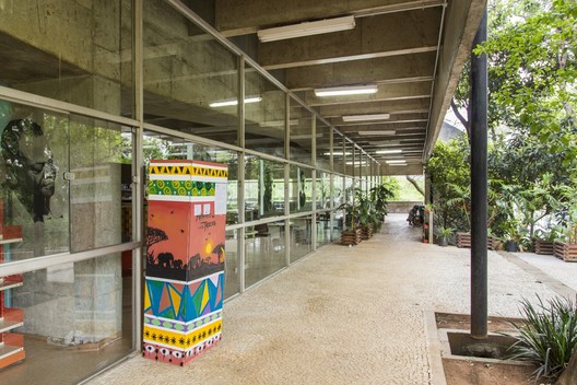 Clássicos da Arquitetura: Centro Cultural Jabaquara / Shieh Arquitetos Associados - Cadeira