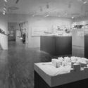Clássicos da Arquitetura: Exposição desconstrutivista de 1988 no MoMA - Imagem 2 de 6