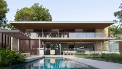 Hogar de palos y piedras / Luigi Rosselli