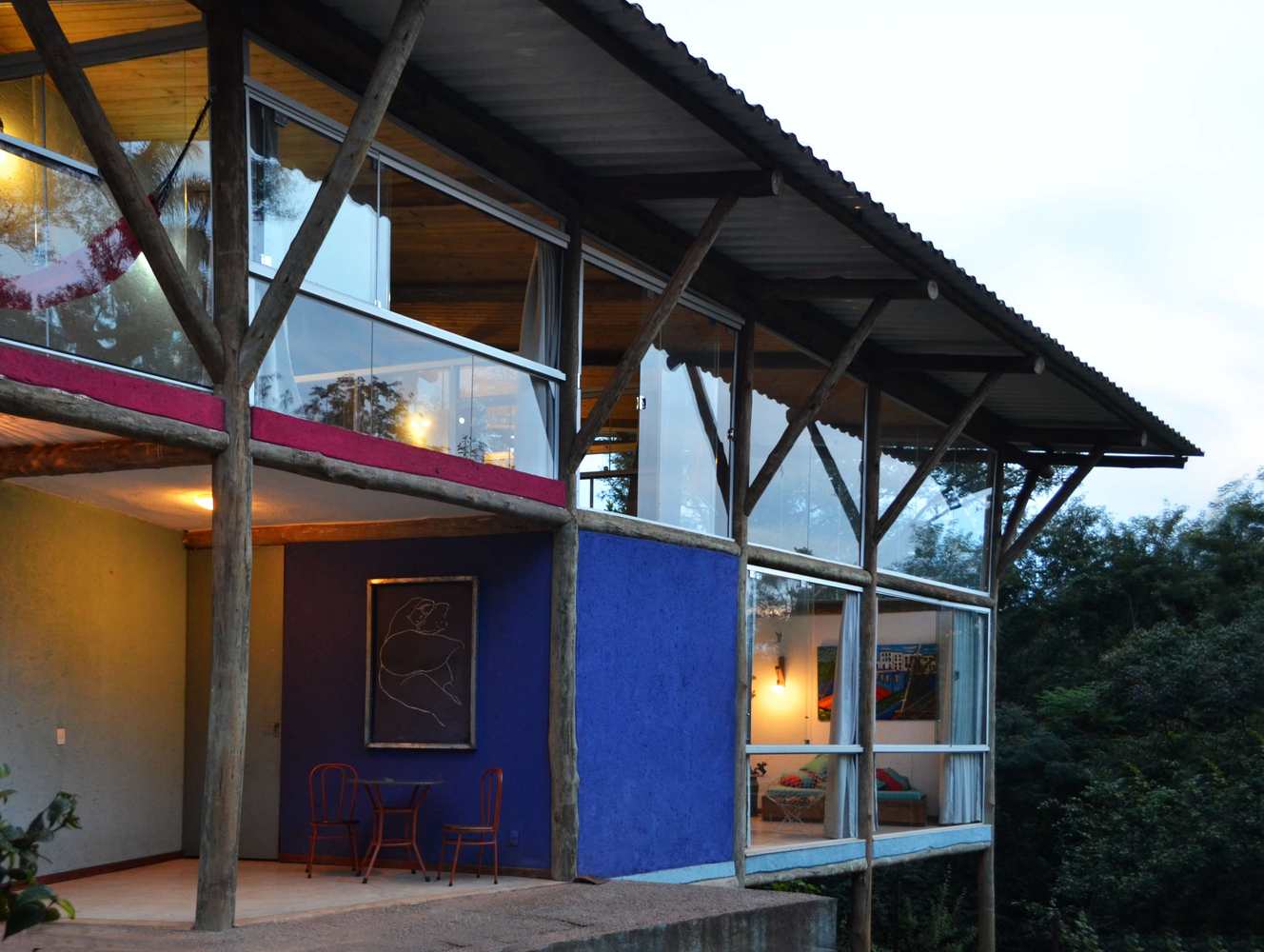 Casa HC  / João Diniz Arquitetura - Viga, Fachada, Porta, Corrimão, Balcão, Cadeira