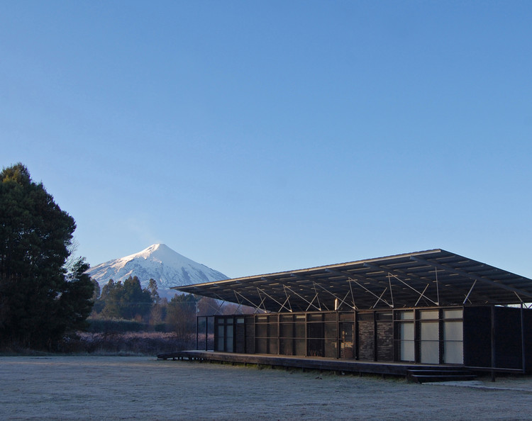 House in Molco / Cristián Axl Valdés - Image 2 of 21