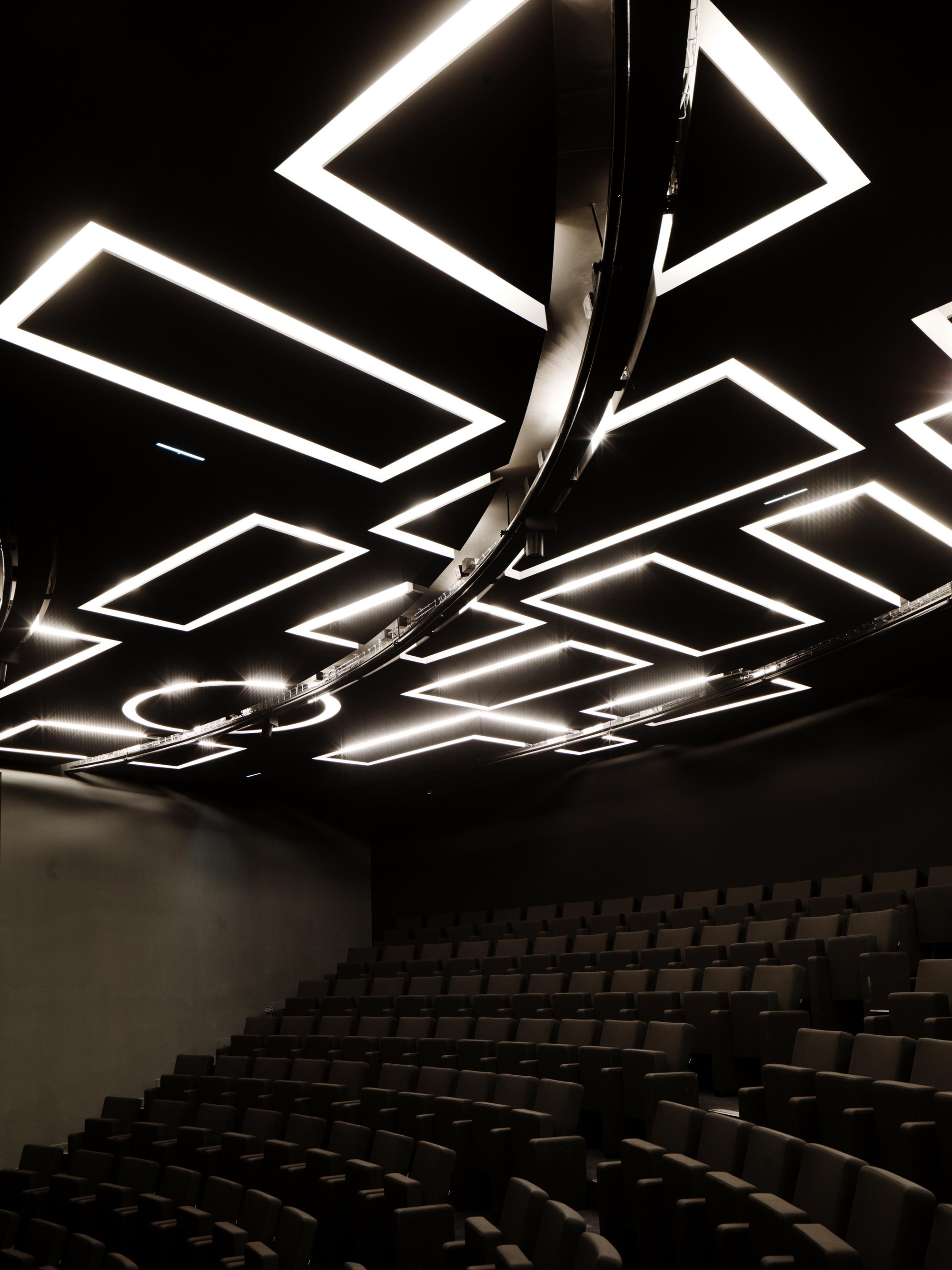 Gallery of Cultural center + Theatre / PAnnetier Architecture - 24