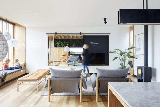 Wooden Box House / Moloney Architects - Image 6 of 15