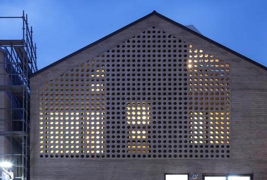 Yugok Dong Housing Market  / On Architects Inc.  - Exterior Photography, Windows, Facade