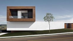 Casa LA  / Studio Guilherme Torres