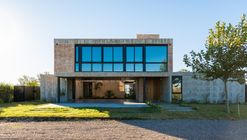 casa o2 / Oslo Constructora